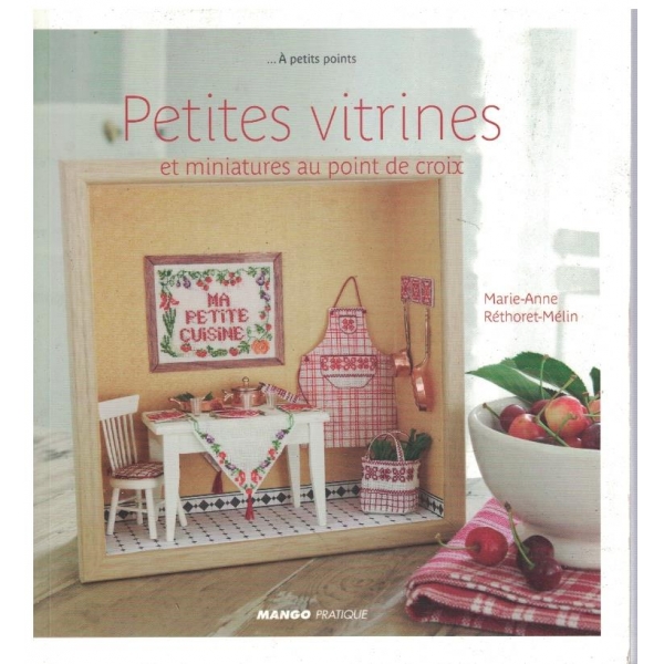 Petites vitrines et miniatures au point de croix